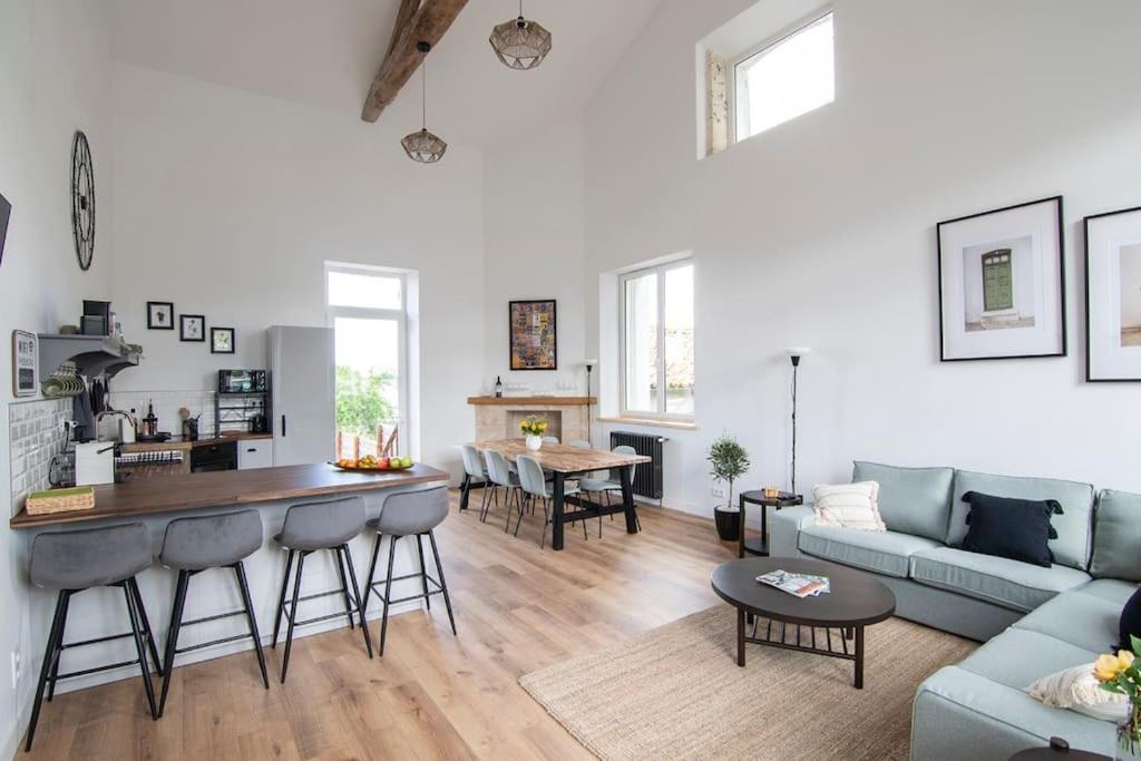 Treize Maison 3 Bed House In Centre Of Saint Severin Exterior foto